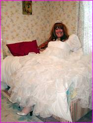 Click to enlarge Miss Denise Hewitt's wonderful Mega Photo!